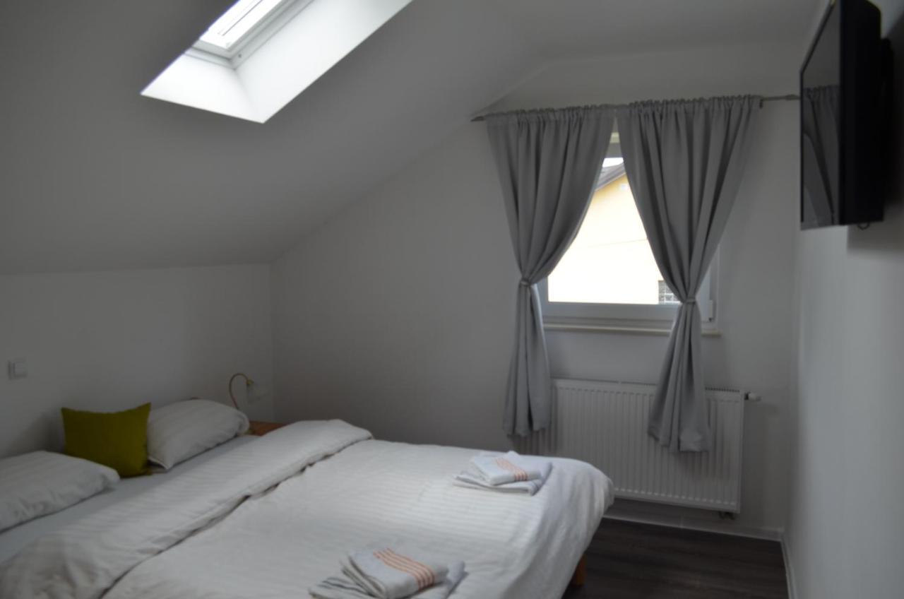 Katarica Hotel Korenica Kültér fotó